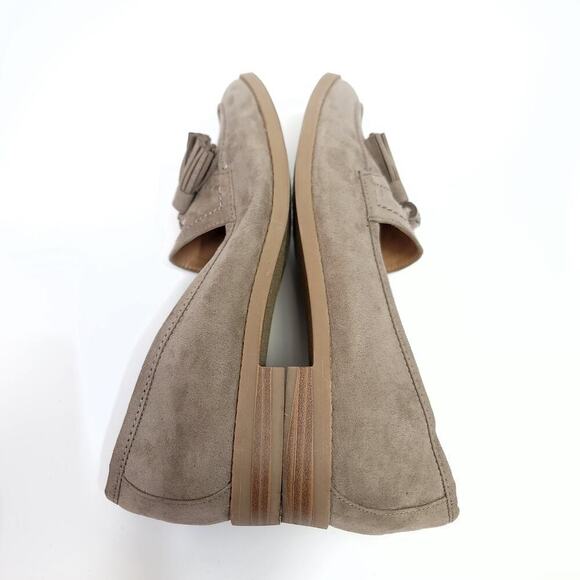 Dress Barn Loafer Size 7 Womens Shoe Flats Tassel Tan - Picture 6 of 9